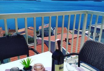 Apartman Pazin has Balcony rooms