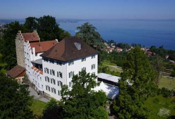 Schloss Wartensee allows 18 year olds to book a room