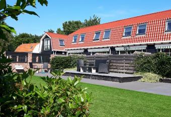 Vakantiewoningen de Schelp has Balcony rooms