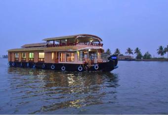 Upper Deck Houseboats has Balcony rooms