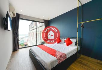 Super OYO 276 Bh Hotel allows 18 year olds to book a room