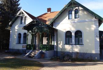 Szalay Villa has Balcony rooms