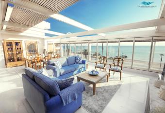 La Mer Apartments has Balcony rooms