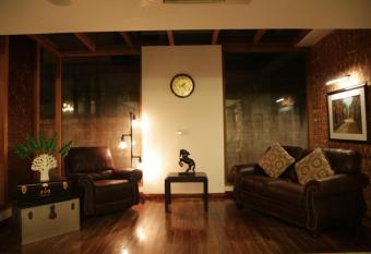 The Midori by Lakeshore, Gulshan , Dhaka has Balcony rooms