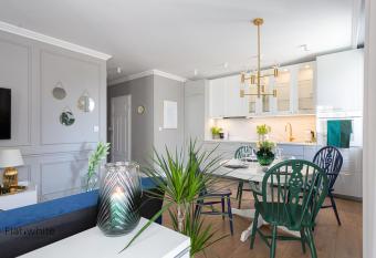 Apartamenty Flat White Obywatelska 47AB allows 18 year olds to book a room