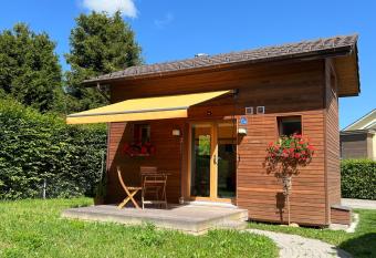 Fiechteh  sli (tiny house) has Balcony rooms