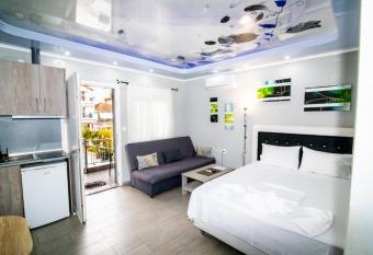 katrine rooms has Balcony rooms