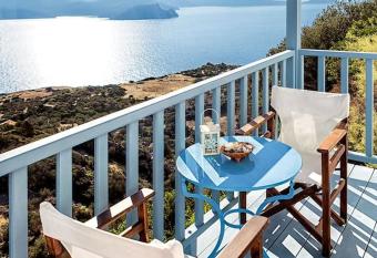 Studio Balkoni allows 18 year olds to book a room