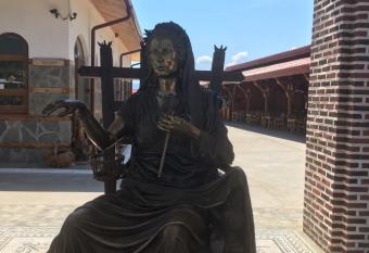 APART  has Balcony rooms