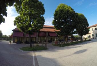 Agriturismo La Rebosola has Balcony rooms