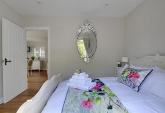 The Pavilion at Brunger House has Balcony rooms