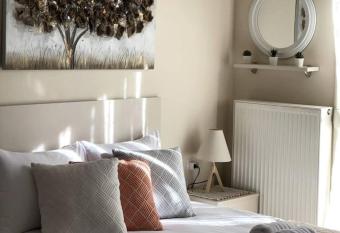 Stergios_Apartments 06 allows 18 year olds to book a room