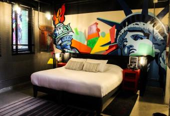 Hotel Sommelier LOFT allows 18 year olds to book a room