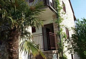 Apartmani Lupi M&S has Balcony rooms