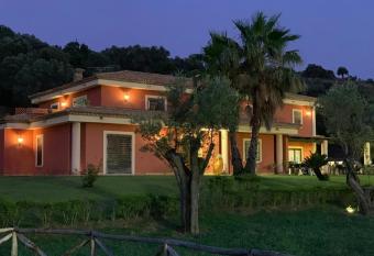 Casale degli Ulivi has Balcony rooms