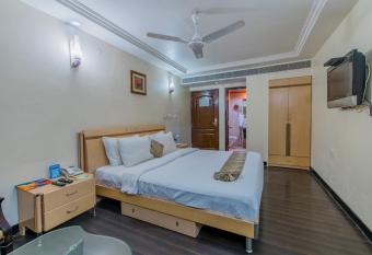 Grand Dhillon Hotel allows 18 year olds to book a room