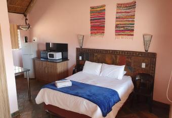 Lagai Roi Guesthouse has Balcony rooms