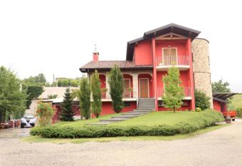 AGRITURISMO BOSCO LONGHINO has Balcony rooms