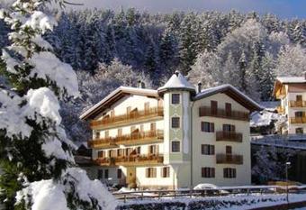 2 bedrooms appartement at Andalo 600 m away from the slopes with city view garden and wifi has Balcony rooms