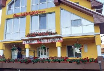 Casa Leucian has Balcony rooms