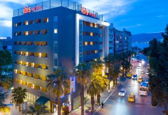 Ibis Izmir Alsancak allows 18 year olds to book a room