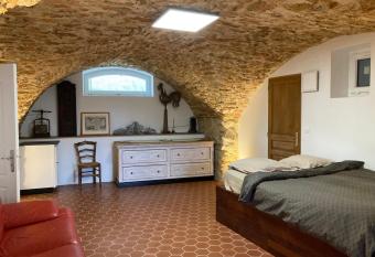 Mazet des Perseides has Balcony rooms