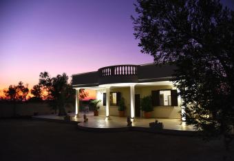 VILLA VIRGINIA allows 18 year olds to book a room