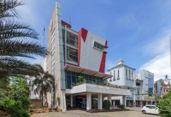 RedDoorz @ Cikarang 2 allows 18 year olds to book a room