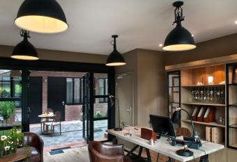 Hotel Les Terres Blanches allows 18 year olds to book a room