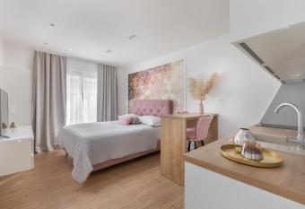 IvMaLu Apartments has Balcony rooms