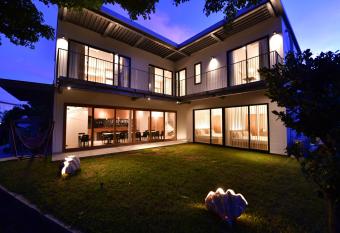 k  nusuba zamami has Balcony rooms