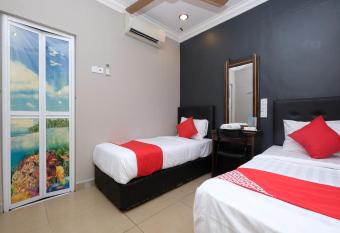 OYO 1190 Nice Stay Hotel allows 18 year olds to book a room