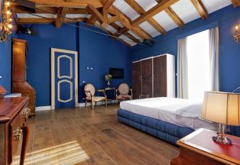 Tenuta Lisetta has Balcony rooms