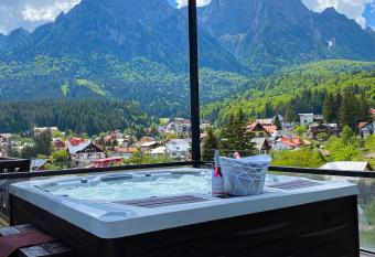 Kayus has Balcony rooms