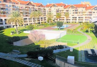 Modern Apartment in Luxurious Condominium has Balcony rooms