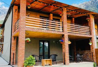 Paradise Kazbegi has Balcony rooms