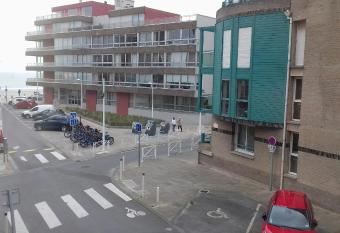 Passionn   de la plage allows 18 year olds to book a room