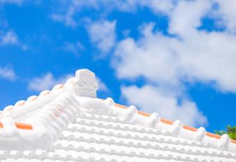 hana-Re-sort Nago allows 18 year olds to book a room