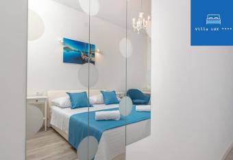 Villa Lux allows 18 year olds to book a room
