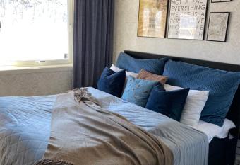 Hundbergan apartment-free parking-15 min from Troms   allows 18 year olds to book a room