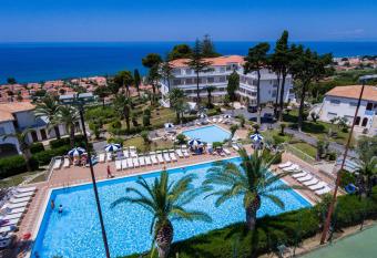 Hotel La Castellana has Balcony rooms