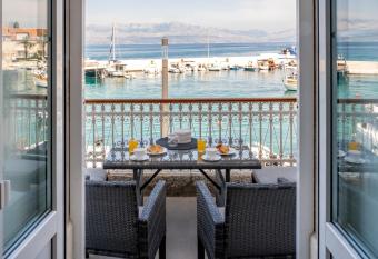 Ku  a Redini has Balcony rooms