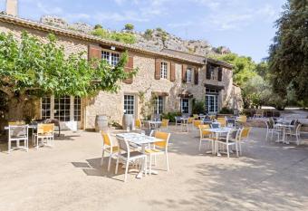 Best Western Domaine de Roquerousse has Balcony rooms