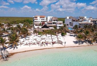 40 Ca  ones allows 18 year olds to book a room