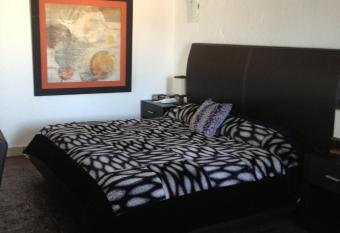 Casa Blanca San Miguel allows 18 year olds to book a room