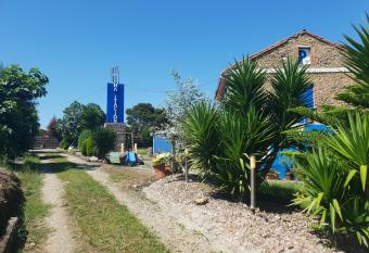 Pensi  n Tabaza allows 18 year olds to book a room