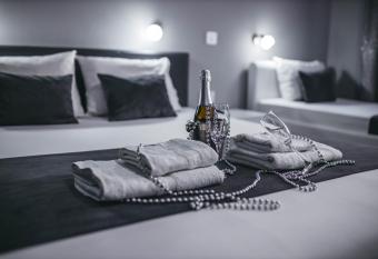 King Exclusive Suites allows 18 year olds to book a room