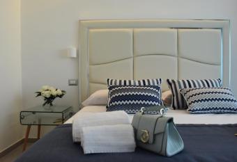 Vera Gioia Rooms de Charme allows 18 year olds to book a room