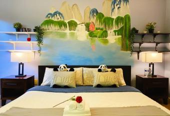 2 Bedrooms Robinwood Condo allows 18 year olds to book a room