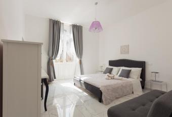 Calafatari B&B has Balcony rooms